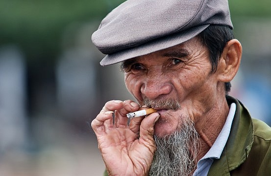smoking vs nonsmoking essay smoking vs nonsmoking essay