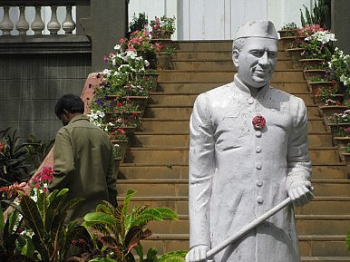 Jawaharlal Nehru in Hindi Essay On Writing