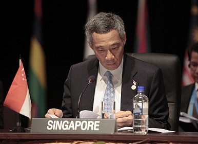 Singapore's Squabbling Lees Back in the Limelight