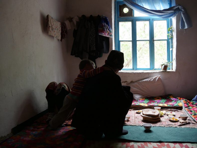 Kyrgyzstan – family members of a missing labor migrant. Image by Iris Oppelaar.