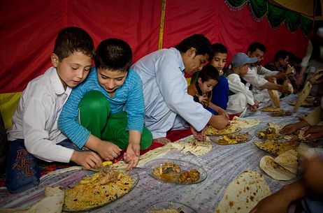 Feasting at an Afghan Wedding (Kabul) Feasting at an Afghan Wedding (Kabul)
