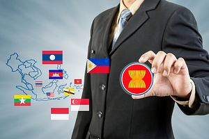 Unloved ASEAN Leaders put on Notice Ahead of AEC