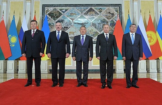 eurasian union essay The eurasian economic union and the european union this volume analyzes the evolution of geopolitical and economic integration in the eurasian area the eurasian integration is a growing phenomenon, and large scale analysis is necessary to avoid simplistic judgments based only on the geopolitical approach. eurasian union essay The eurasian economic union and the european union this volume analyzes the evolution of geopolitical and economic integration in the eurasian area the eurasian integration is a growing phenomenon, and large scale analysis is necessary to avoid simplistic judgments based only on the geopolitical approach.