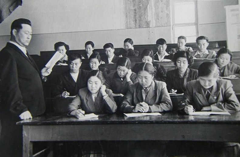 Korean students at Nizami’s Tashkent State Pedagogic University. Courtesy of Victoria Kim.