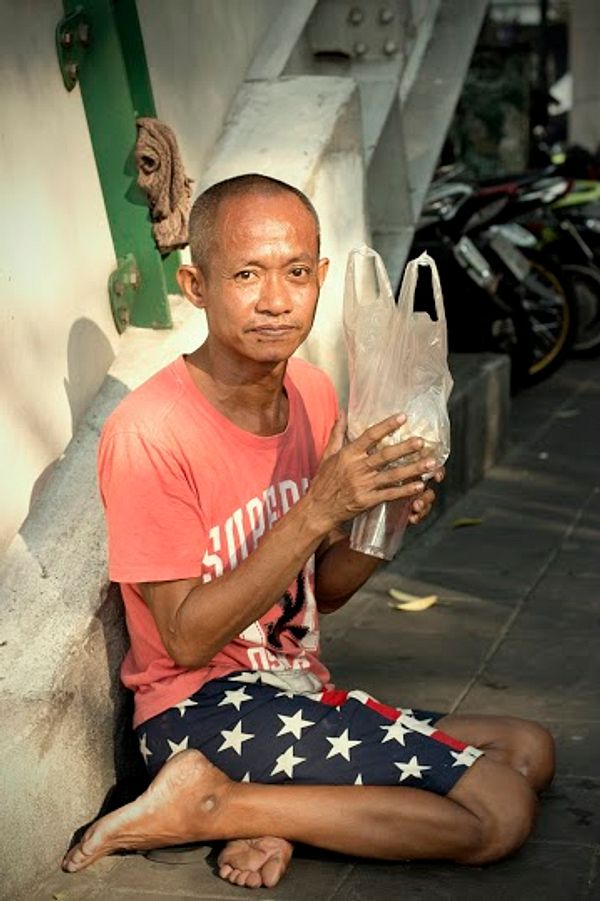 bangkok homeless        
        <figure class=