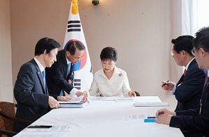 Choi-Gate: South Korean President Cleans out Cabinet, Public Not Assuaged