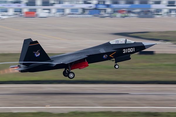 New Chinese 5th Generation Fighter Jet--J31 Performs More Flight Tests