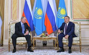 Putin and Nazarbayev Trade Compliments at Business Forum