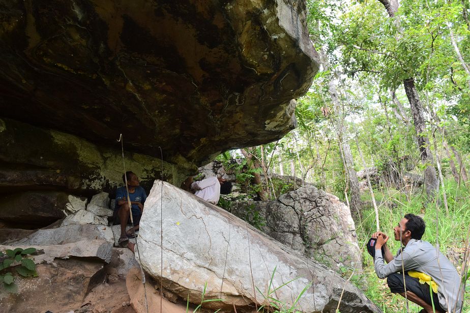 Finding Cambodia’s Ancient Cave Paintings – The Diplomat