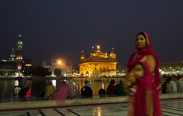 essay on golden temple in hindi