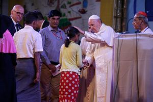 Pope Francis Wades Into the Rohingya Crisis