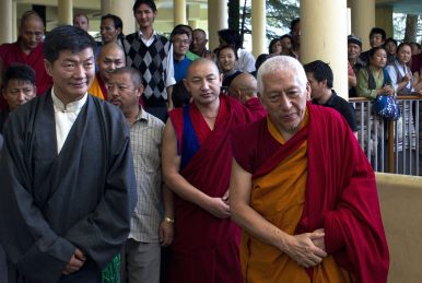 A Secret Visit and Sino-Tibetan Dialogue