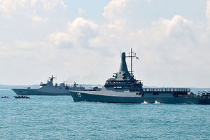 Indonesia-Singapore Navy Ties in Focus with Bilateral Visit