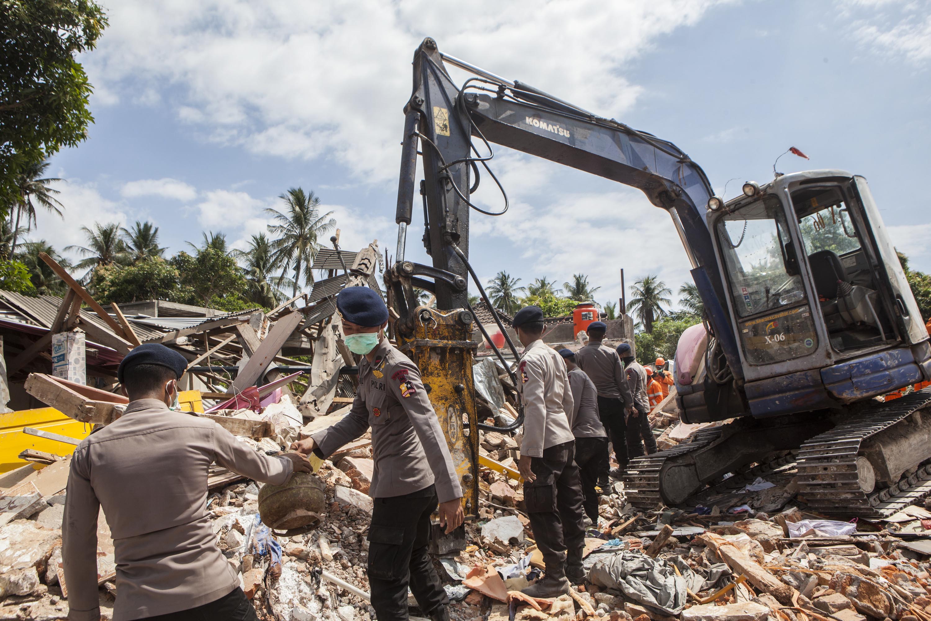 lombok to flight earthquake Diplomat The  the Lombok: After Earthquake