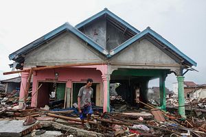After the Tsunami in Indonesia&#8217;s Sunda Strait