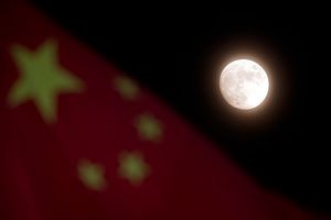 China Lands Spacecraft on &#8216;Dark&#8217; Side of the Moon