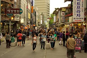 ‘Begpacking’ Phenomenon Draws Scrutiny in South Korea