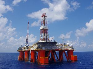 Vietnam Extends Oil Rig Operations Amid Vanguard Bank Standoff With China