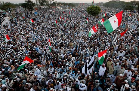 Pakistan’s Massive March Calls out Military Overreach – The Diplomat