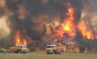 Raging Wildfires Trap 4,000 at Australian Town’s Waterfront