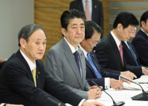 Abe Can’t Afford to Mishandle Japan’s COVID-19 Response