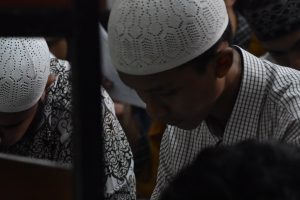 Indonesia Halts Islamic Assembly, Quarantining 9,000 People 