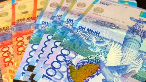 Raksasa Fintech Kazakh Akan Membeli Bank Ukraina – The Diplomat