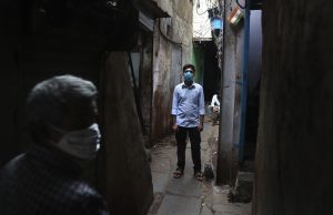 Amid Virus, Those in India’s Largest Slum Help One Another