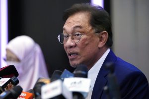 Malaysian Opposition Leader Anwar Plans New Government