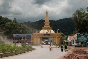 Laos Opens Fast-Track Service for Chinese Travelers