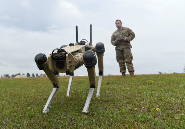 Anjing Robot Bersenang-senang — di Pangkalan Florida – The Diplomat