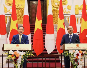 Japanese PM Suga Talks Maritime Security With Vietnam&#8217;s President