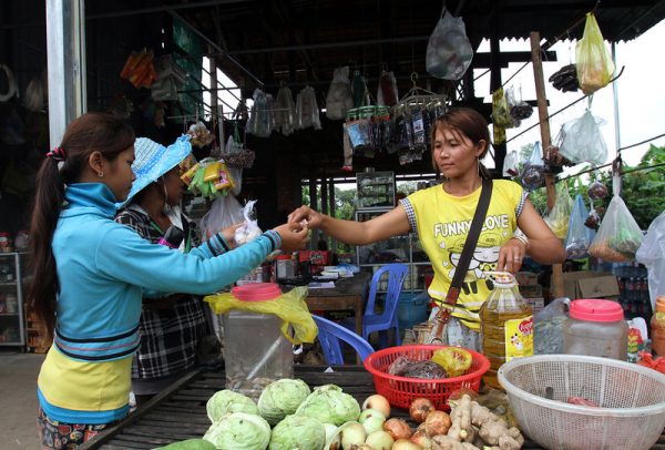 Naiknya Inflasi Ancam Rawa Rumah Tangga Kamboja – The Diplomat