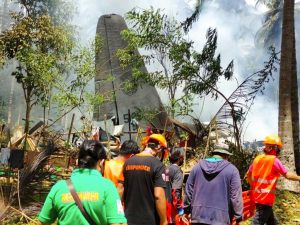 Philippine Military&#8217;s Worst Air Disaster Kills 50, Wounds 49