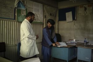 In Afghan Hospital, Unpaid Doctors and Rigid Taliban Clash