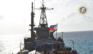 قایق های تدارکاتی فیلیپین به تفنگداران دریایی در Shoal تحت حفاظت چین می رسند
