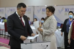 مشارکت کم، مشکلات فنی، نظرسنجی پارلمانی در مار قرقیزستان