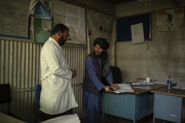 Di Rumah Sakit Afghanistan, Dokter Tak Dibayar dan Bentrokan Kaku Taliban – The Diplomat