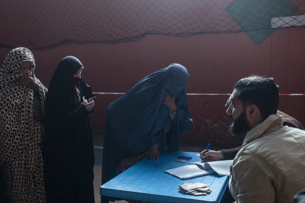 Pekerjaan Hilang, Kelas Menengah Afghanistan Terjerumus Ke dalam Kemiskinan, Kelaparan – The Diplomat