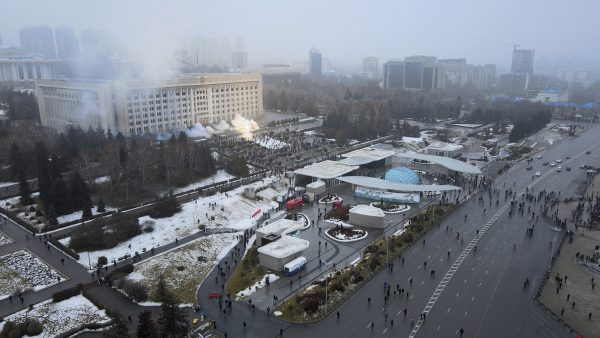 Des manifestations sans précédent secouent le Kazakhstan alors que le gouvernement s’accroche à un scénario familier – The Diplomat