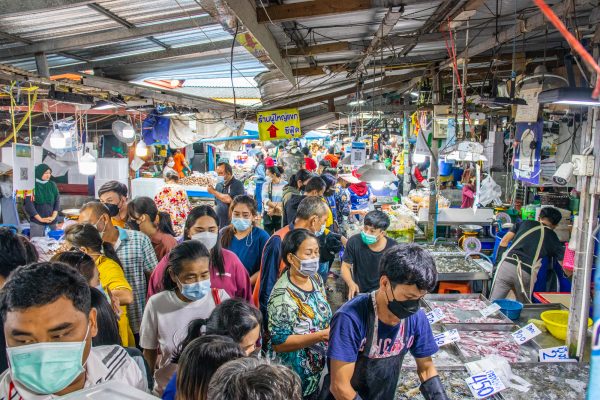 Thailand Naikkan Tingkat Waspada COVID-19 Saat Tetangga Bersiap untuk Lonjakan Omicron – The Diplomat