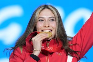 China’s Star Recruit Eileen Gu Wins Gold in Big Air Skiing Event