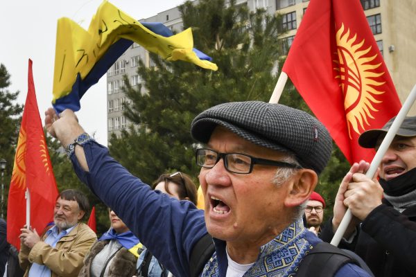 Pihak berwenang Kirgistan Mencoba untuk Menghentikan Protes Dengan Pembatasan – The Diplomat