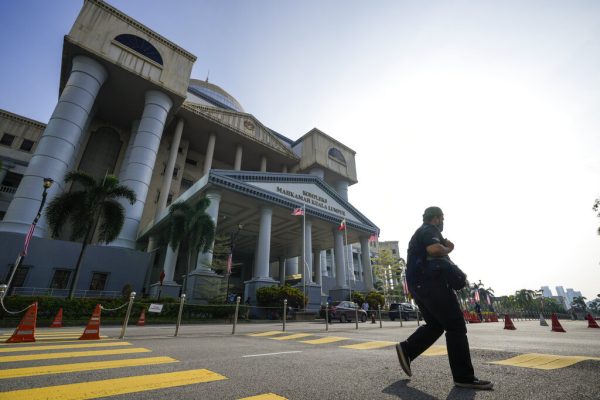 马来西亚司法机构如何反击并判定前总理有罪 – 外交官