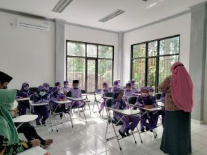 Food Poisoning Outbreaks Heap Pressure on Indonesia&#8217;s Free Meal Program