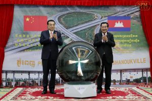 China&#8217;s Premier Comes to Cambodia Bearing Gifts