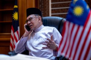 Sworn in, Anwar Gets to Work as Malaysia&#8217;s Prime Minister
