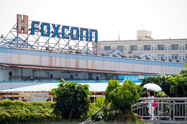 What the Foxconn Exodus in Zhengzhou Means for Chinas Supply Chains