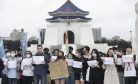 Taiwan Watches China&#8217;s &#8216;White Paper&#8217; Protests