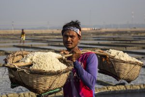 Bangladeshi Fishers and Farmers at the Frontline of Climate Change Bangladeshi Fishers and Farmers at the Frontline of Climate Change